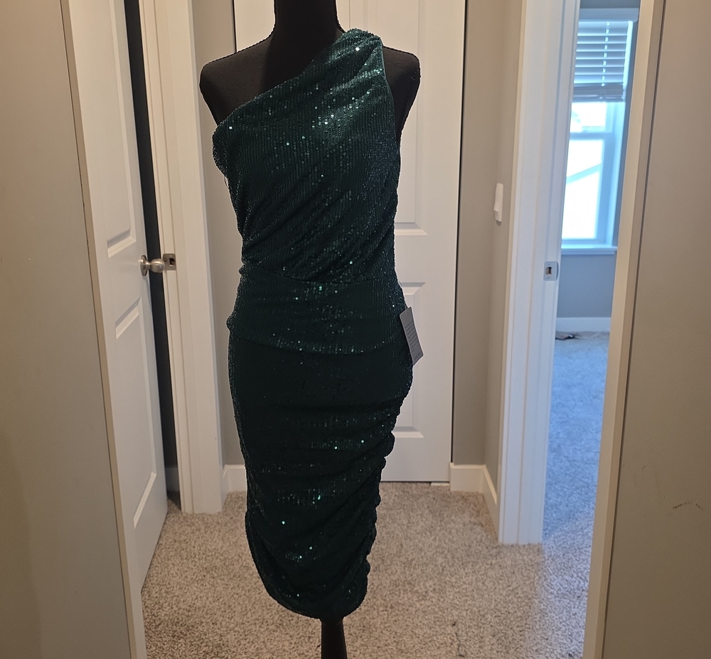 Love By Design One-Shoulder Emerald Green Sequin Dress